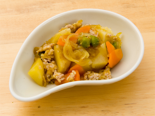 お気軽オーダー カレー風味ひき肉じゃが